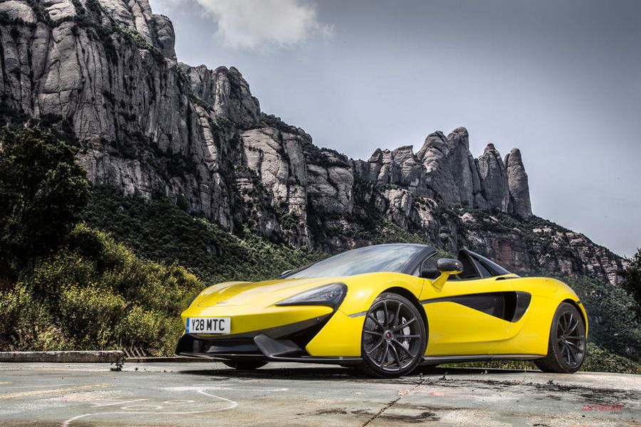 マクラーレン570Sスパイダー実車画像