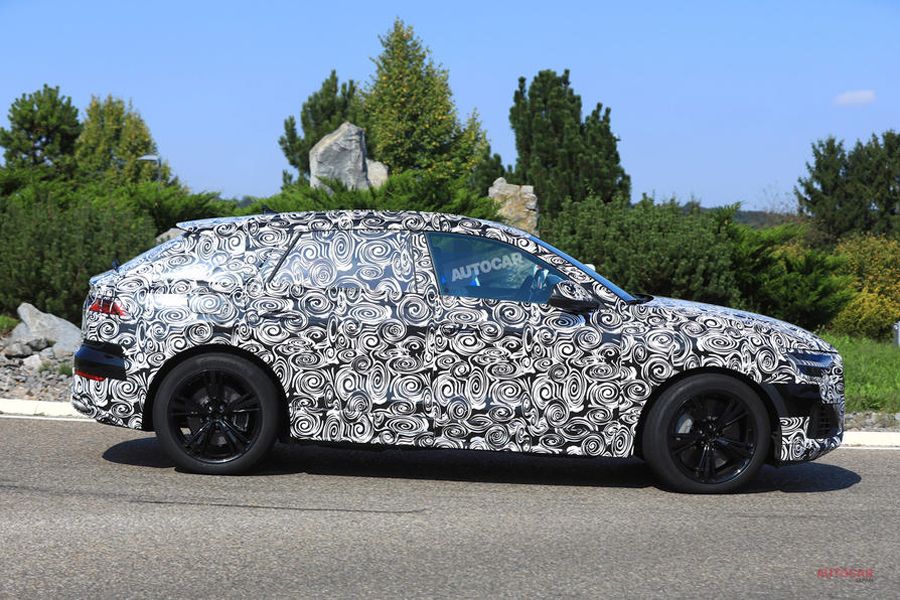 アウディSQ8 開発車両