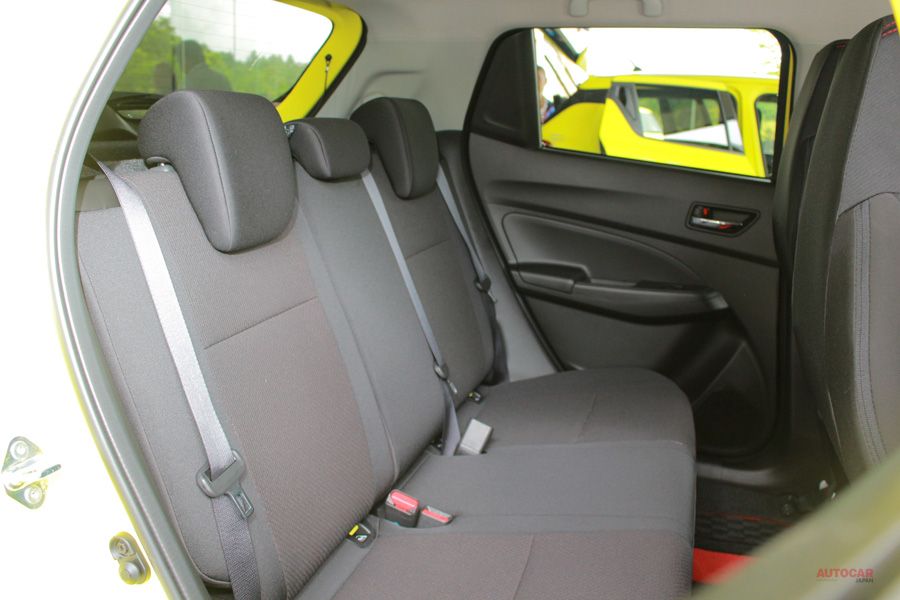 スズキ・スイフト・スポーツのインテリア