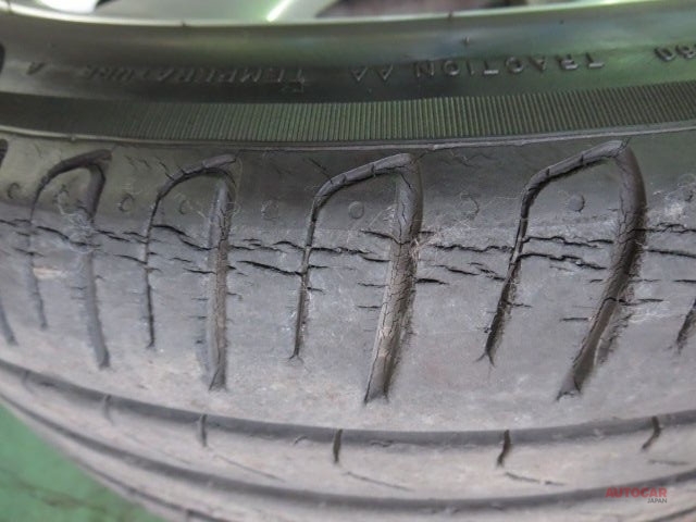 アルファ ロメオ ジュリエッタ タイヤ交換 ひび割れは危険 コンチネンタルmc5 Autocar Japan