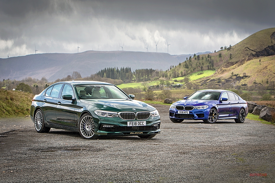 アルピナB5（手前）とBMW M5（奥）