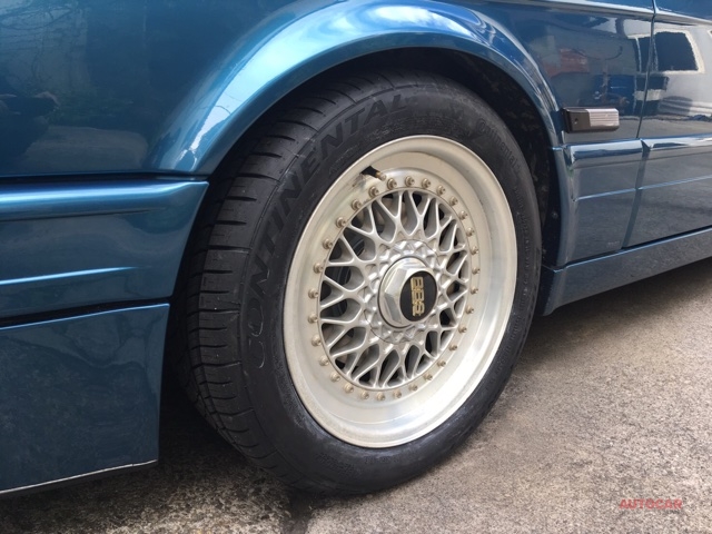 E30型BMW 3シリーズ BBS RS 16インチ/80年代の王道/タイヤは