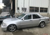 W124型メルセデス・ベンツE500 ウッドパネルのリペア／色合わせ
