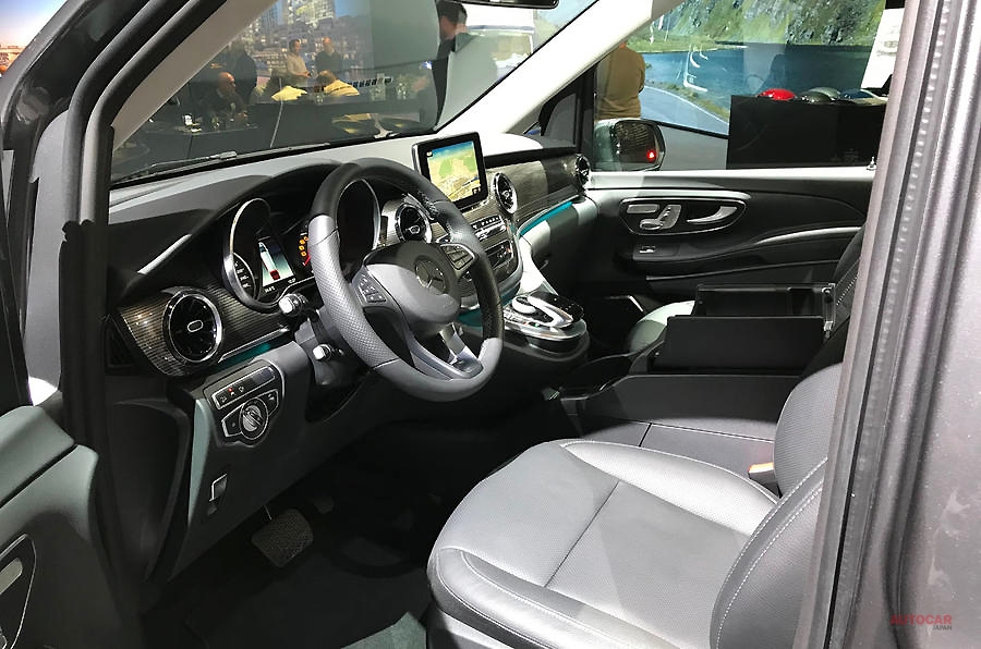 実車 メルセデス ベンツvクラス改良新型 19年モデル 内装 納期 予想価格 Autocar Japan