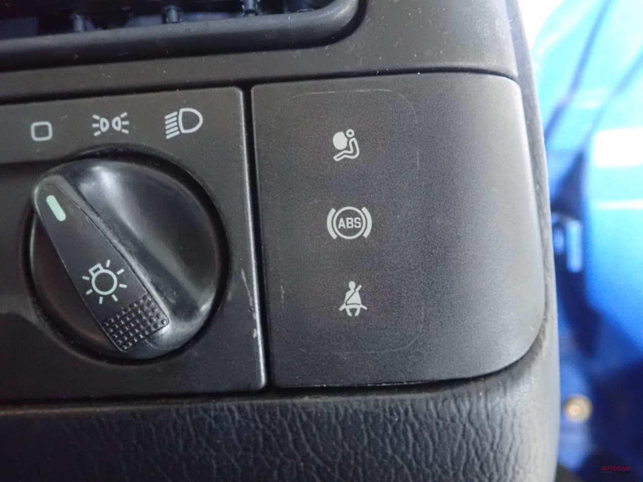 VWゴルフ ABS警告灯点かずブレーキ警告灯消えず 警告灯バルブとABS 