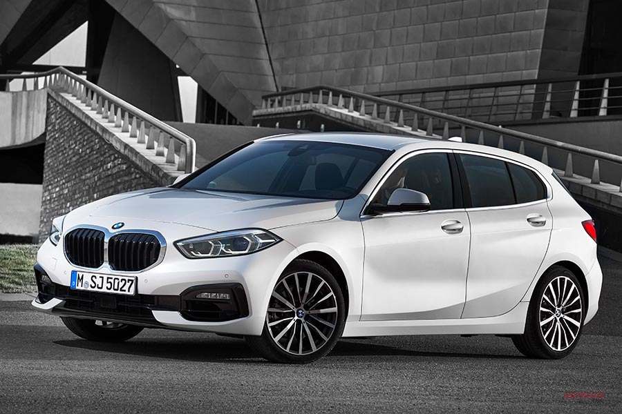 BMW新型1シリーズ 118i、M135i日本発売 F40型の価格/サイズ/内装を解説 - ニュース | AUTOCAR JAPAN