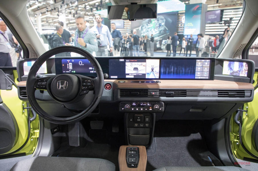 ホンダe発表 都市型ev 内装には 5枚のスクリーン デジタルミラーも Autocar Japan
