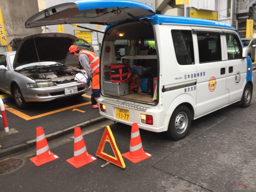 台風や洪水、大雪などクルマが立ち往生するような自然災害が起きるとJAFの会員数は急増する。