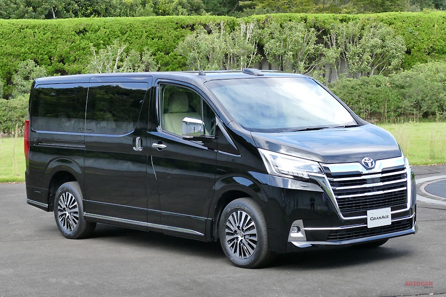 トヨタ グランエース日本発売へ 3列6人 4列8人乗り サイズ 内装は 実車を撮影 Autocar Japan