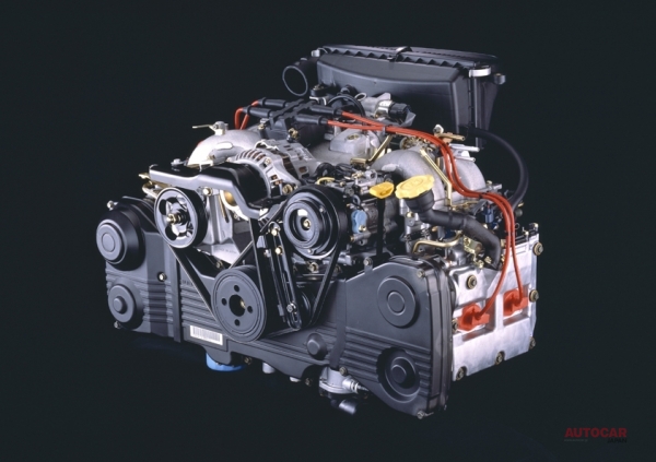2019年いっぱいで生産が終了となる水平対向4気筒エンジン、EJ20。重心の低さと前後長の短さが印象的だ。WRCやニュル24時間など、数多くのモータースポーツによって育まれたエンジンでもある。インプレッサWRXSTIでは308psの最高出力を発生している。