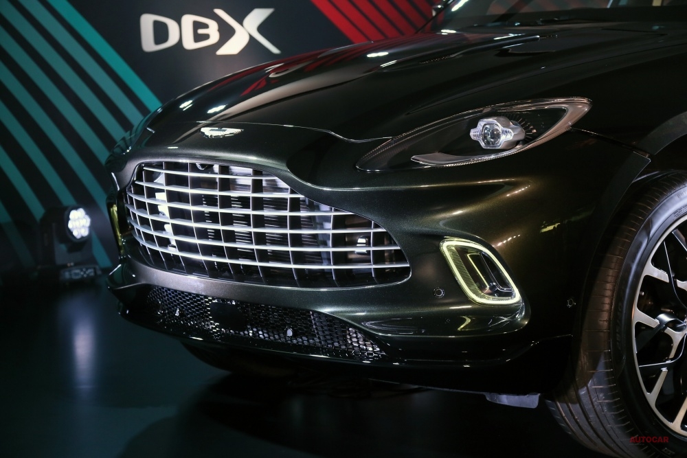 アストン初のSUV「DBX」。