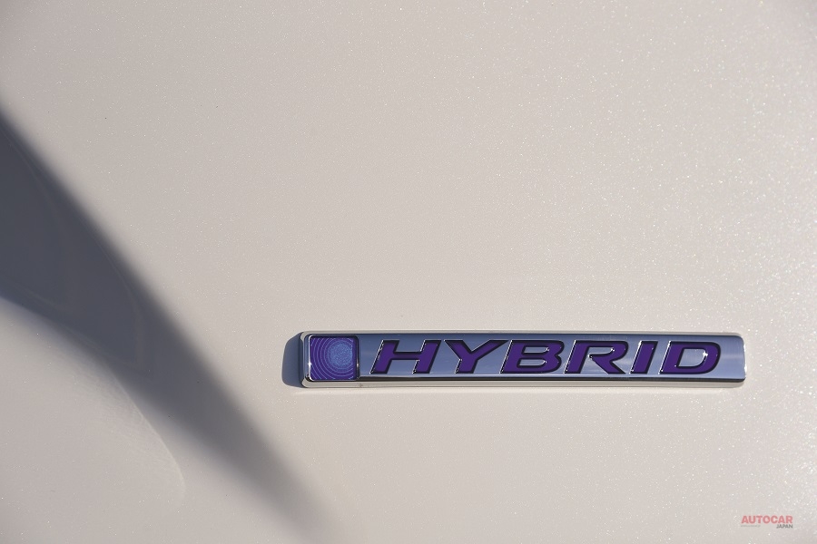 ハイブリッドのCR-Vは13.5km/Lの燃費性能を約束する。
