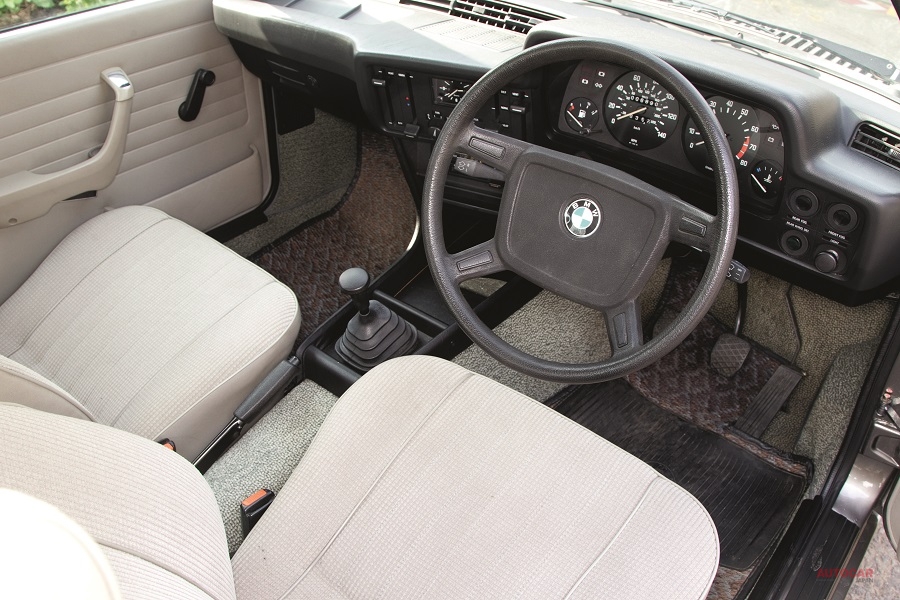 BMW 3シリーズ(E21):インナードアハンドル
