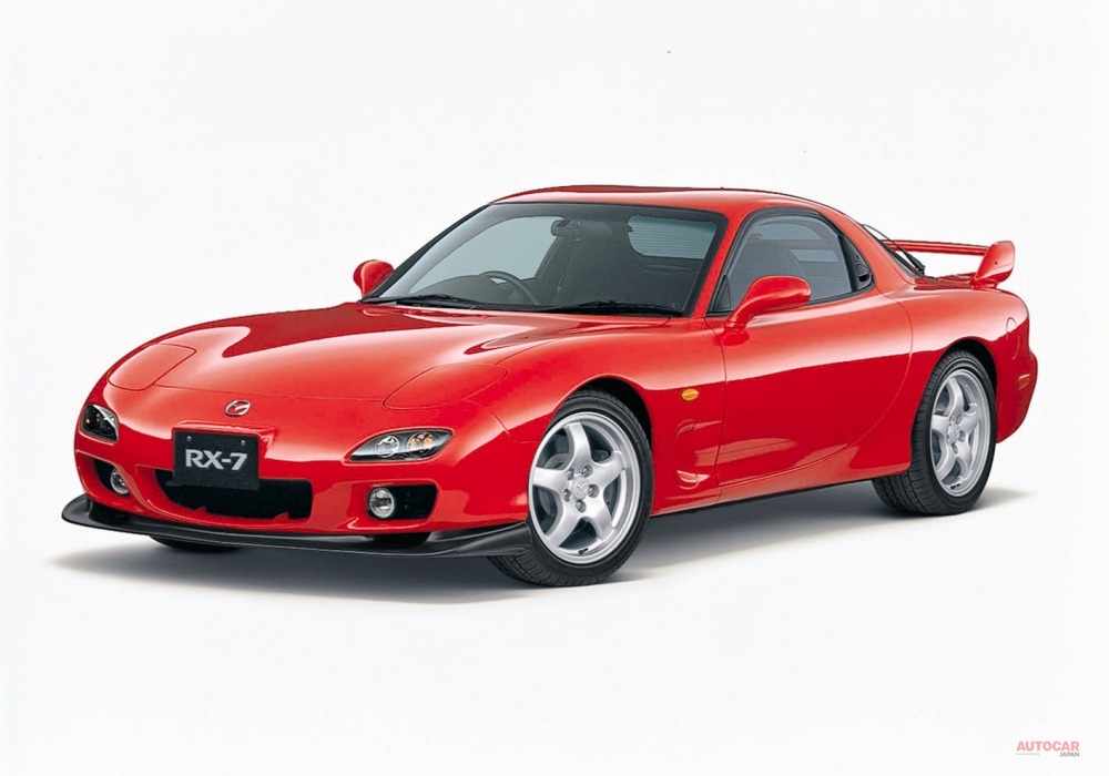 FD3S型マツダRX-7。販売店系列「アンフィニ」の名を冠して発売。「サバンナ」の呼び名は廃止となった。