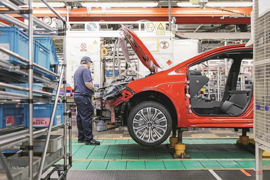 バーナストン工場で生産されるカローラの約95%がハイブリッドモデルとなるだろう。平均89秒に1台のペースで新型カローラは生産されている。