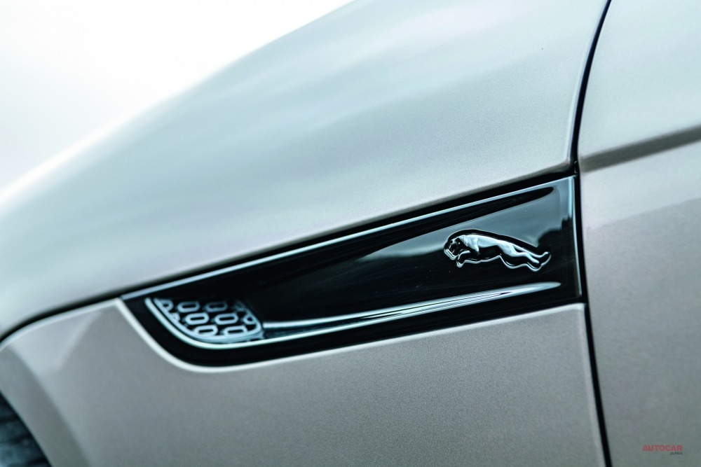 スーパースポーツに対抗しうるV8ターボから、手頃なスポーツカーと競合する4気筒まで、ラインナップは幅広い。