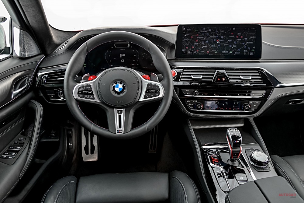 改良新型BMW M5コンペティションのインテリア。
