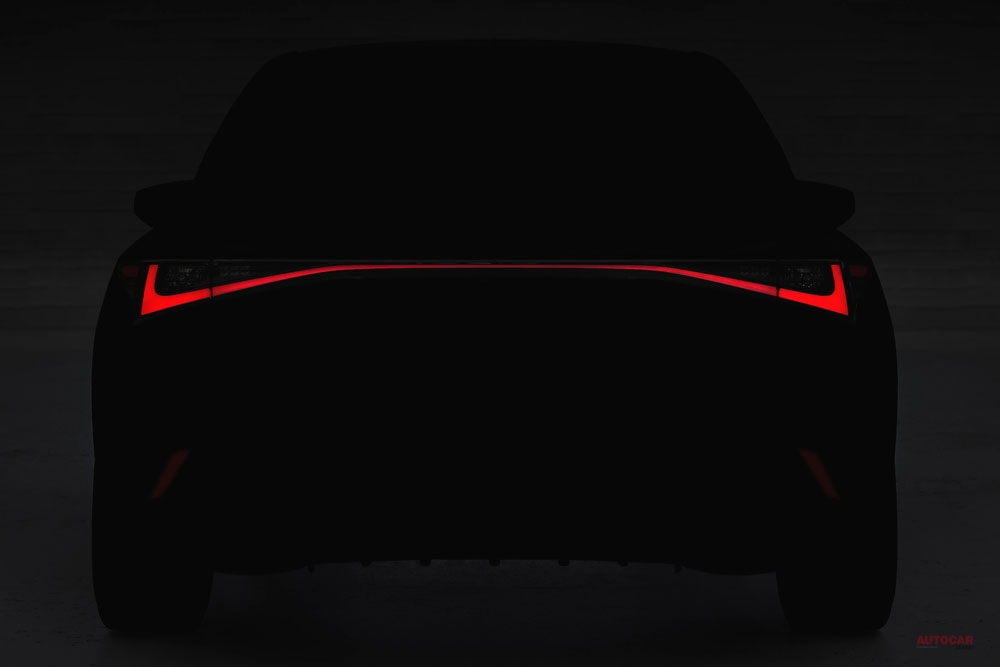 トヨタが公開したレクサスIS新型の予告画像。