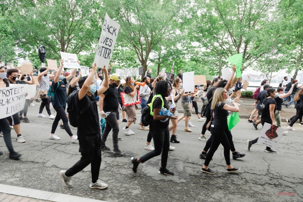 5月後半にアメリカミネソタ州ミネアポリスで発生した、警察官による黒人男性死亡事件に対する抗議運動。