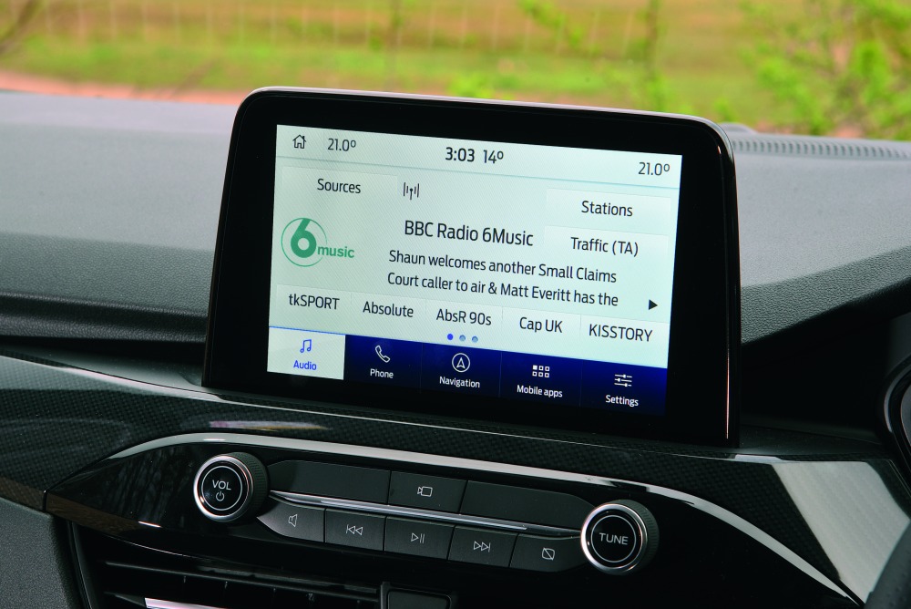 Sync 3インフォテインメントシステムは、8.0インチのタッチ式ディスプレイを装備。Apple CarPlayとAndroid Autoは、車両側ディスプレイを介して操作できる。