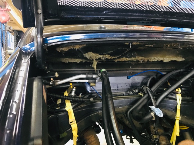 画像・写真 | 964型ポルシェ911カレラ2 燃料ホース／防音材張り替え 