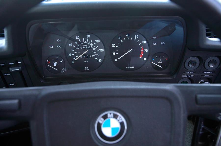 BMW 3シリーズ（E21）