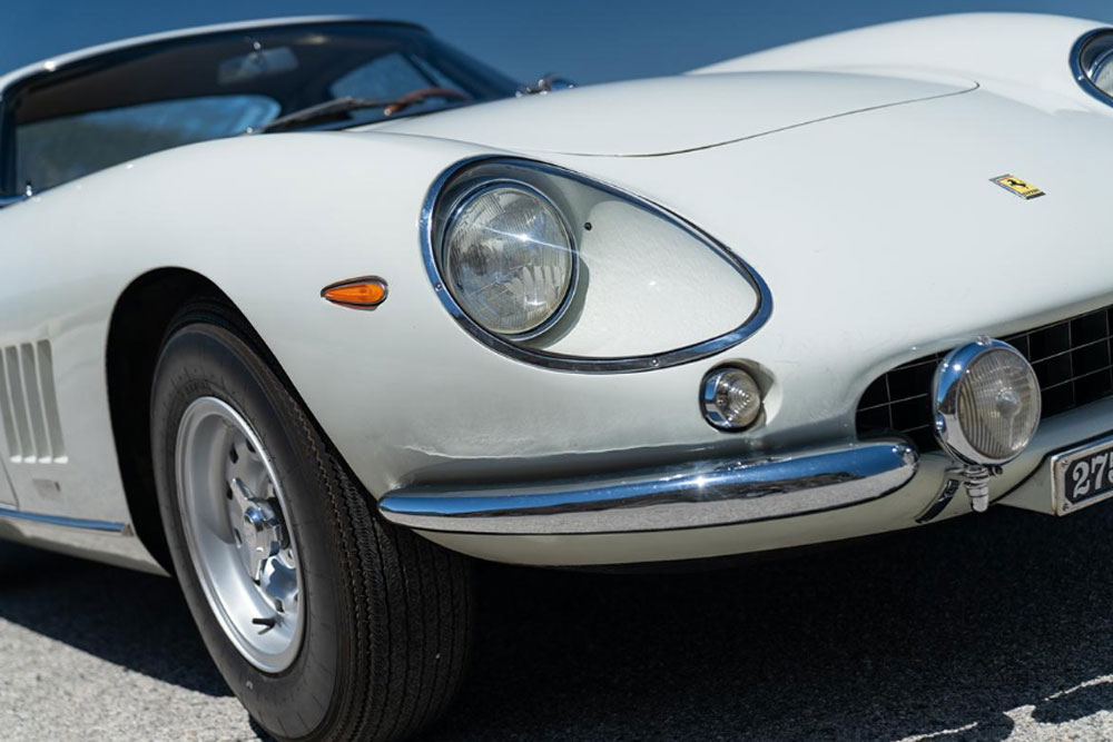 308万ドル（3億2677万円）で落札され、コレクターズカーのオンライン・オークション最高額を記録した1966年フェラーリ275 GTBロングノーズ。