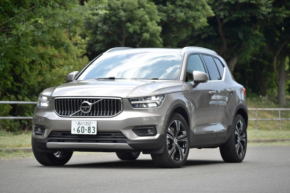 XC40リチャージ・プラグイン・ハイブリッドT5インスクリプション（ペブルグレーメタリック）