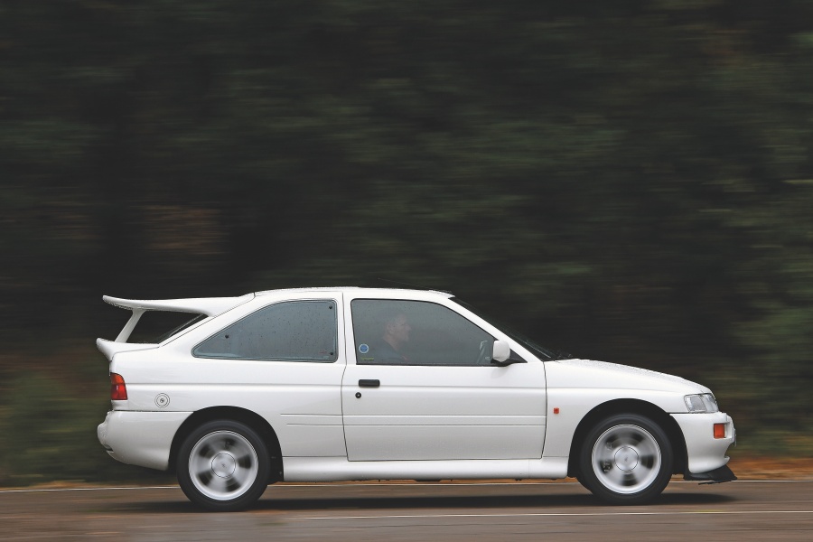 ラリーウエポン5台揃い踏み フォード エスコート ツインカムからrsコスワースまで 後編 Autocar Japan ラリーウエポン5台揃い踏み フォード エスコート ツインカムからrsコスワースまで 後編 Autocar Japan