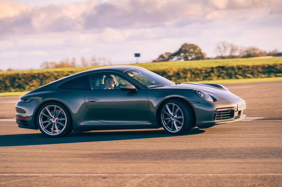ポルシェ911カレラ(英国仕様)