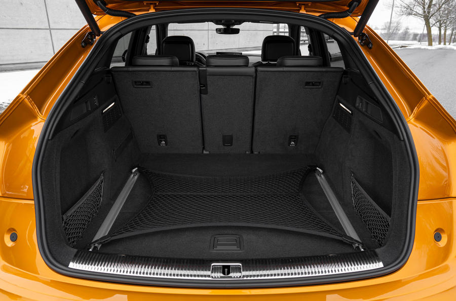アウディQ5スポーツバック 40 TDI クワトロ Sトロニック(欧州仕様)