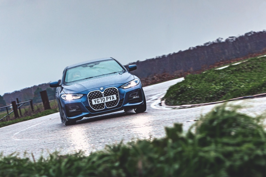 BMW 420dクーペ Mスポーツ(英国仕様)