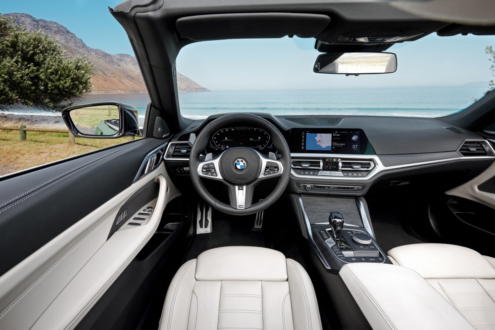 新型BMW 4シリーズ・カブリオレの前席内装（欧州仕様）