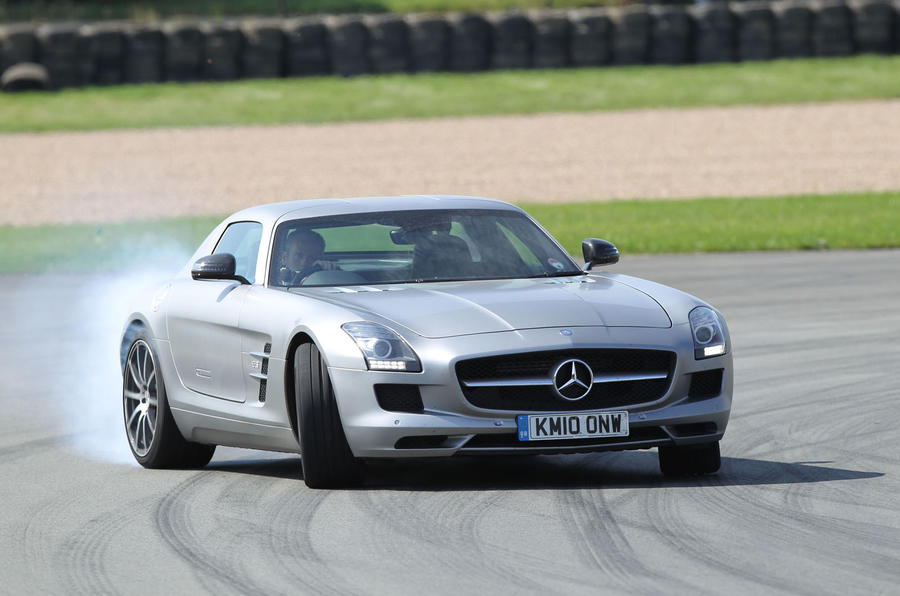 メルセデス・ベンツSLS AMG（2010〜2014年／英国仕様）