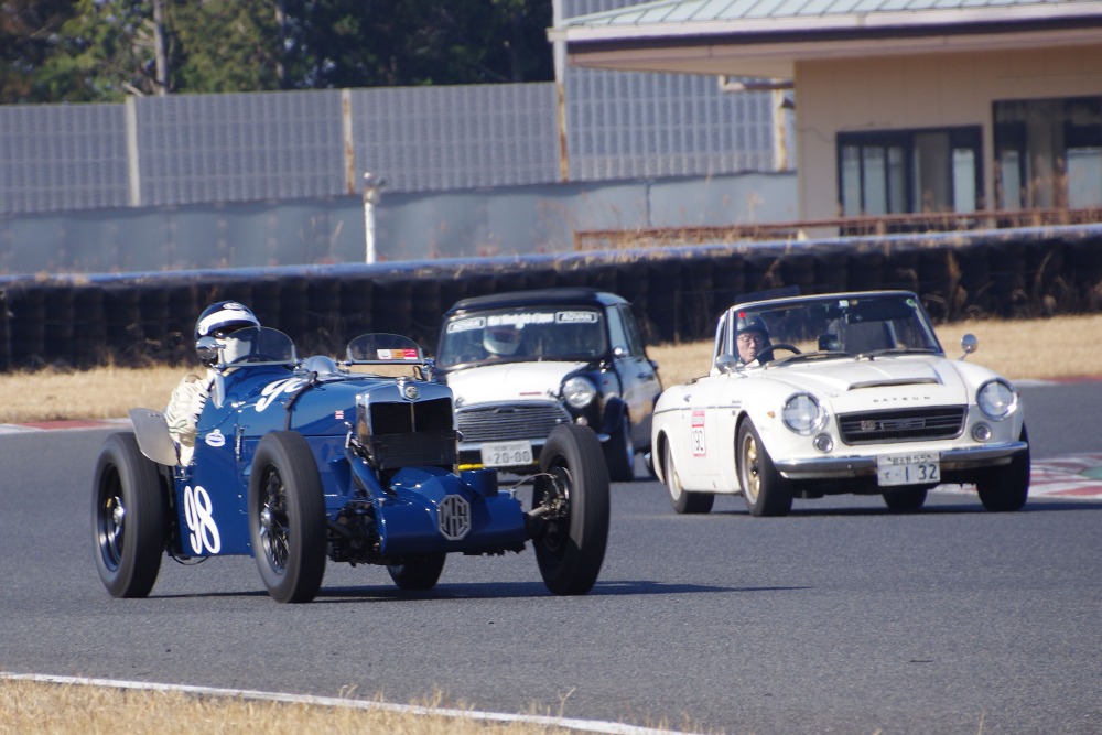 TBCCは戦前車から1972年までに生産された車両（とその継続生産車）を対象としたレース形式スポーツ走行会だ。
