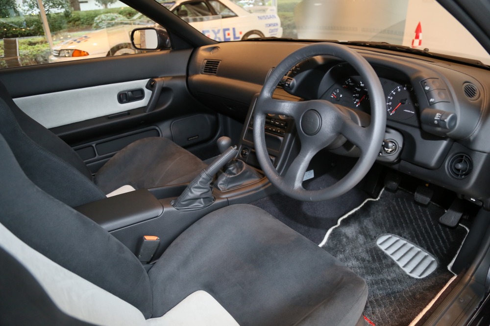 R32スカイラインGT-Rプロトタイプの前席内装