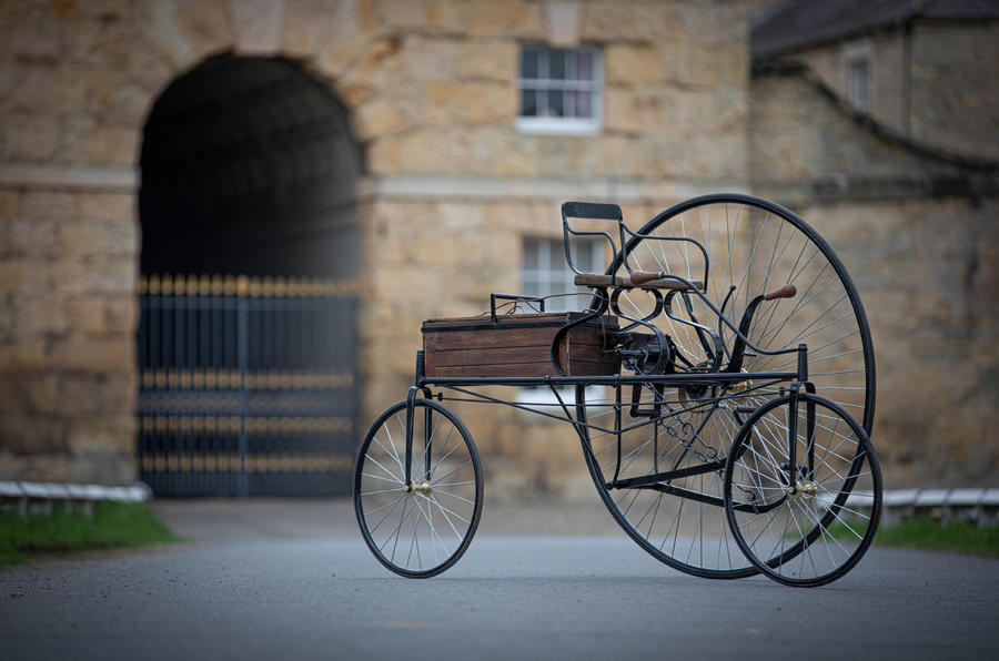 ギュスターヴ・トルヴェの電動三輪車（1881年）