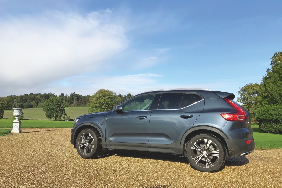 ボルボXC40 リチャージ・プラグイン・ハイブリッドT5 インスクリプション・プロ（英国仕様）