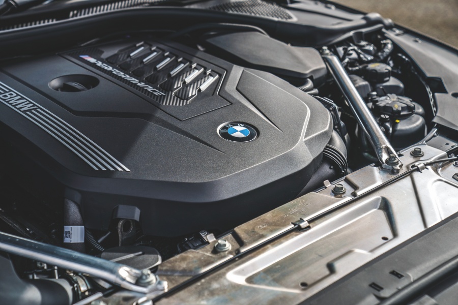BMW 440i xドライブ・クーペ (英国仕様)