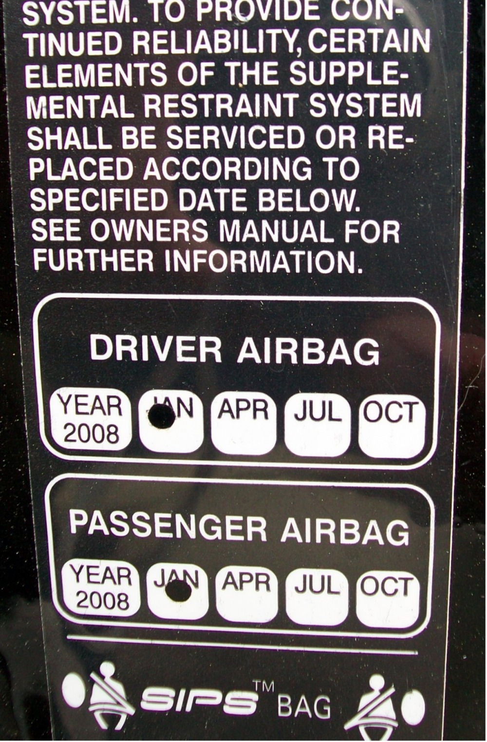 ボルボには運転席/助手席両方の交換指示がある。