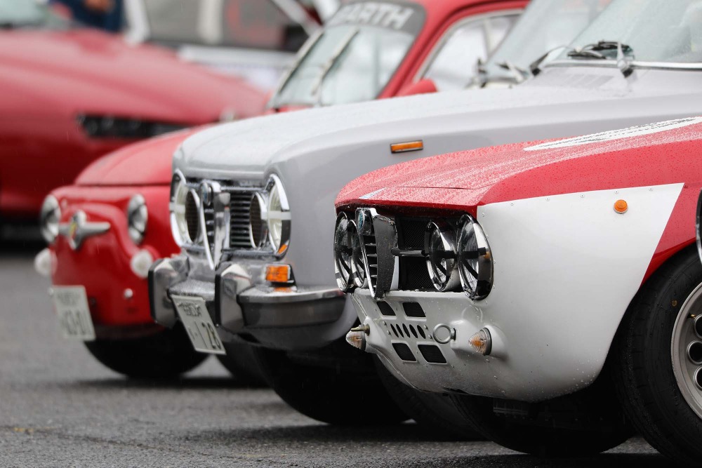 初開催ながら新旧様々なイタリア車が53台集まった。
