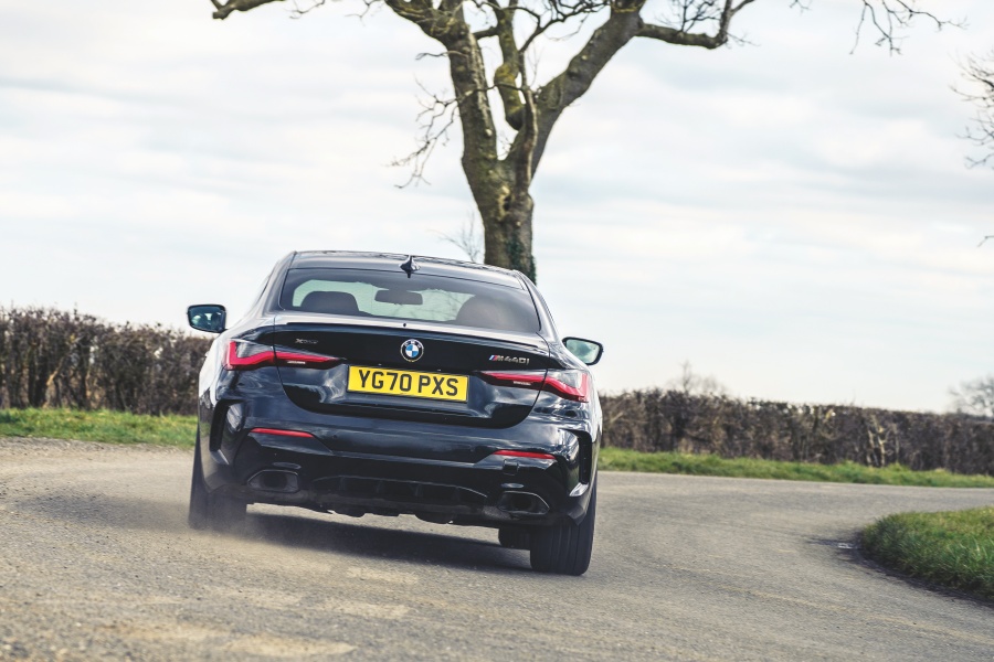 BMW 440i xドライブ・クーペ (英国仕様)