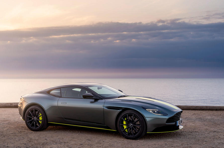 アストン マーティン DB11 AMR（英国仕様）