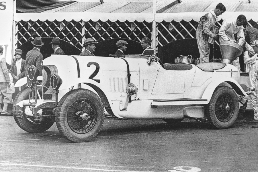 ル・マンへ参戦するデュポン・モデルG スピードスター(1929年)