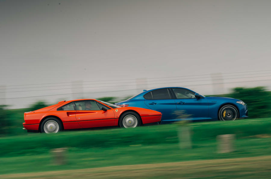 レッドのフェラーリ328 GTBと、ブルーのアルファ・ロメオ・ジュリア・ヴェローチェ