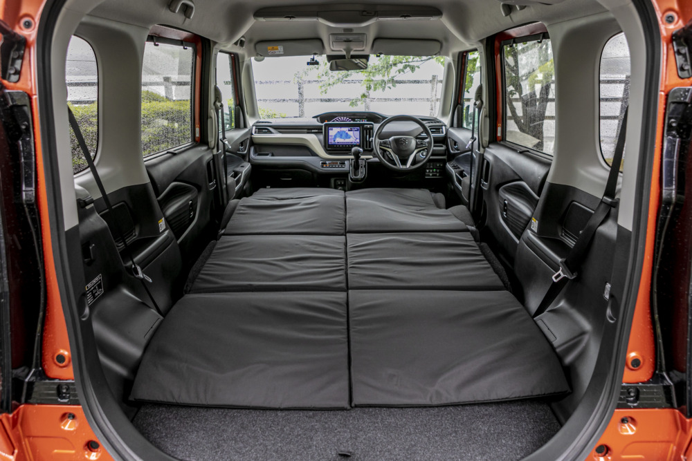 新型ソリオの車中泊 全長2 1m 純正アクセサリーの リラックスクッション Autocar Japan