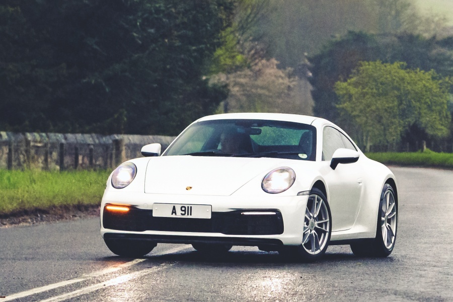 ポルシェ911 カレラ(英国仕様)