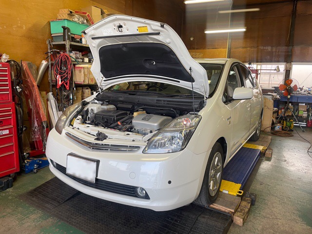 トヨタ・プリウス 車検整備、リクエストに応えて、ベーシックな整備 