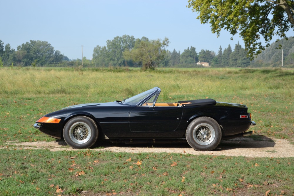 1972年フェラーリ365GTB/4デイトナ・スパイダー・コンバージョン（6500万円）今回の最高額落札車。