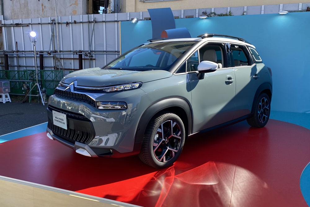 シトロエンC3エアクロスSUVシャイン・パッケージ（新色カーキ・グレー）